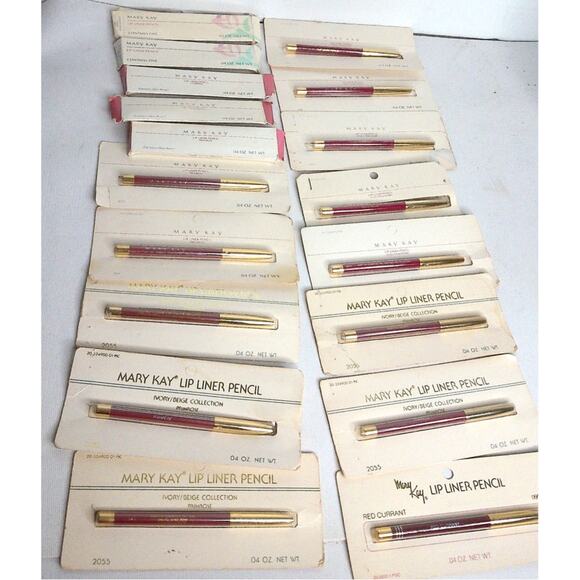 Assorted Mary Kay Lip Liners Assorted Set of 18 New READ - Picture 1 of 10